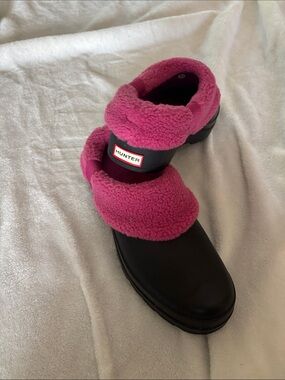Hunter Women's Black Rain Clog with Pink Fleece Collar